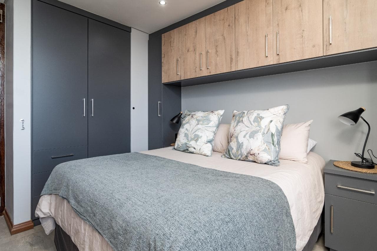 Additional sleeping space in well-appointed bedroom